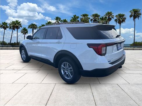 New 2026 Ford Explorer Active image 5