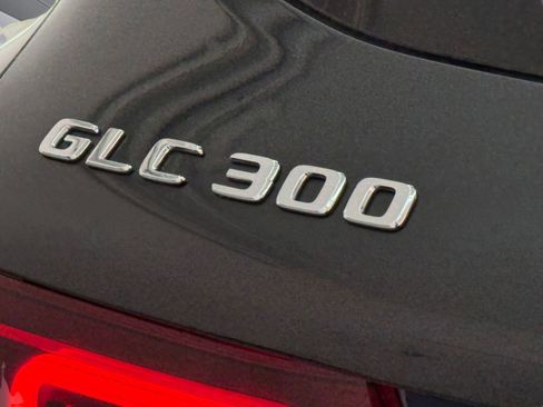 Used 2022 Mercedes-Benz GLC 300 image 21