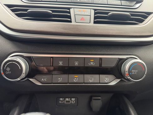 Used 2024 Nissan Altima 2.5 SV image 11