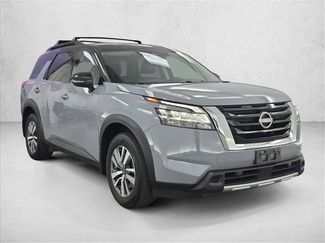 Used 2024 Nissan Pathfinder SL AWD/4WD video 3