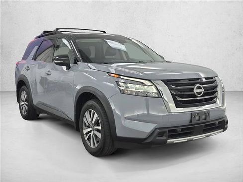 Used 2024 Nissan Pathfinder SL AWD/4WD image 3
