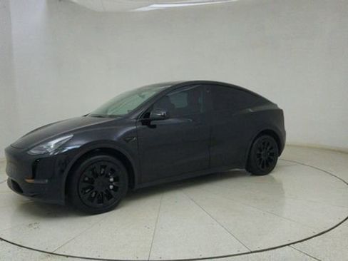 Used 2024 Tesla Model Y Long Range image 63