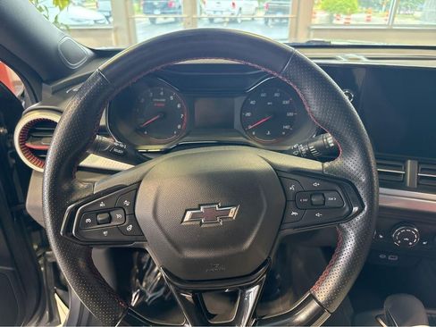 Used 2024 Chevrolet Trax RS w/ Driver Confidence Package FWD image 21