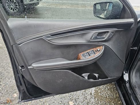 Used 2014 Chevrolet Impala LT w/ Convenience Package image 25