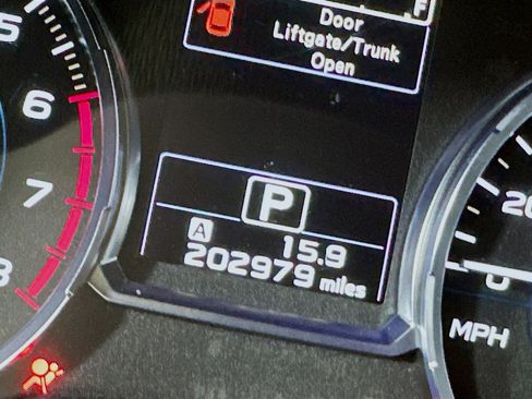 Used 2017 Subaru Forester 2.5i Limited image 18