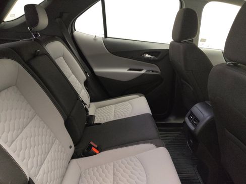 Used 2018 Chevrolet Equinox LS image 19