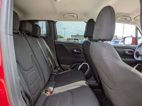 Used 2019 Jeep Renegade Latitude image 30