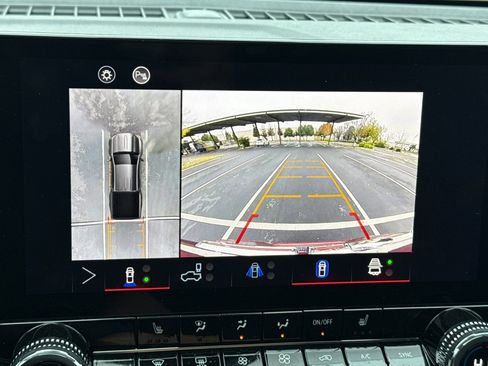 Used 2024 GMC Canyon AT4 w/ Technology Package image 24