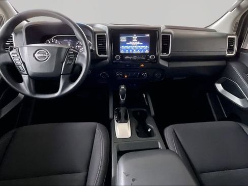 Used 2023 Nissan Frontier SV image 7