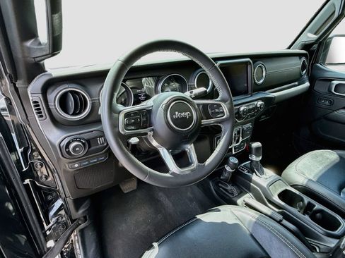 Used 2023 Jeep Wrangler Unlimited Sahara AWD/4WD image 12