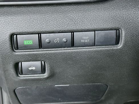 Used 2025 Nissan Sentra S FWD image 16