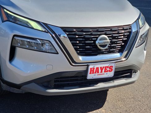 Used 2021 Nissan Rogue SV w/ Premium Package FWD image 6