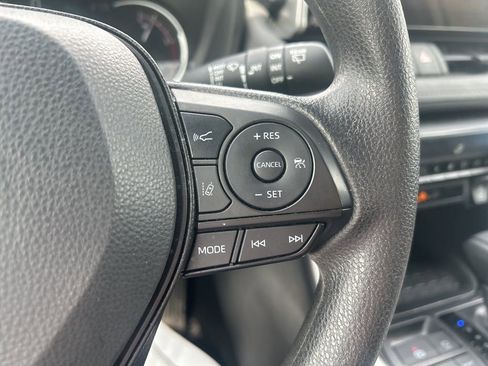 Used 2025 Toyota RAV4 XLE w/ Convenience Package image 25