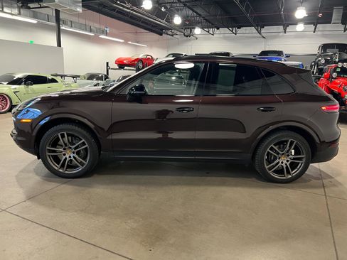 Used 2023 Porsche Cayenne Platinum Edition AWD/4WD image 6