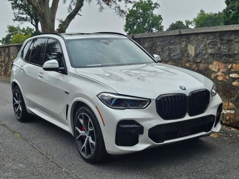 Used 2023 BMW X5 xDrive45e w/ Executive Package AWD/4WD image 11
