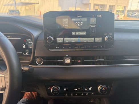 Used 2023 Mitsubishi Outlander SE image 11