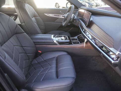 Used 2026 BMW 750e xDrive AWD/4WD image 13