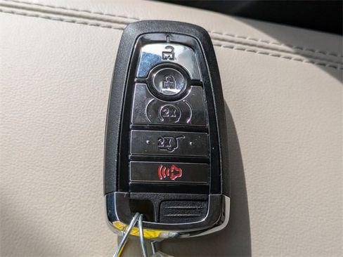 Used 2025 Lincoln Corsair Premiere image 27