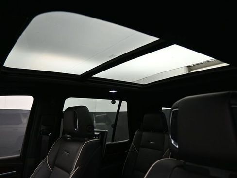 Used 2024 Cadillac Escalade Premium Luxury w/ Performance Package image 23