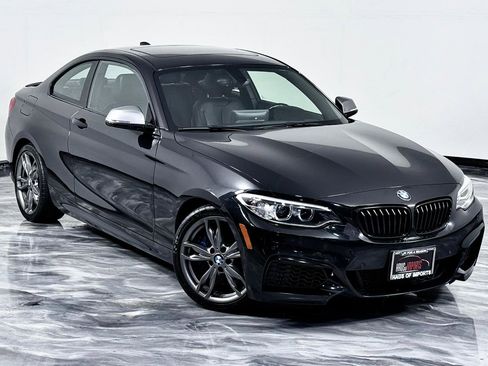 Used 2016 BMW M235i Coupe image 3