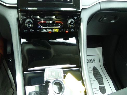 Certified 2023 Jeep Grand Cherokee L Laredo image 29