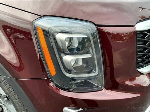 Used 2022 Kia Telluride EX w/ EX Premium Package image 27