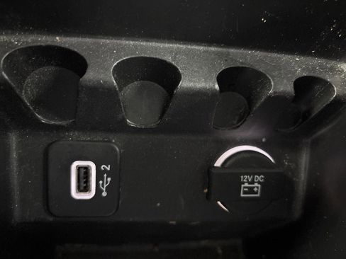 Used 2019 Jeep Cherokee Latitude Plus w/ Travel & Safety Group image 32