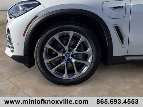 Used 2022 BMW X5 xDrive45e w/ Luxury Seating Package image 9