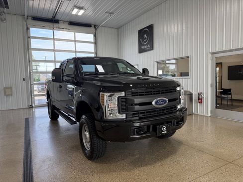 Used 2019 Ford F250 XL w/ Power Equipment Group AWD/4WD image 9