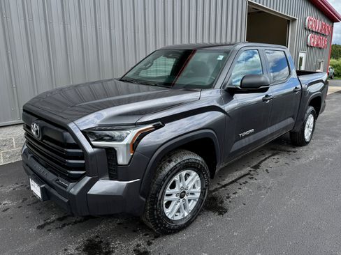 Certified 2025 Toyota Tundra SR5 AWD/4WD image 9