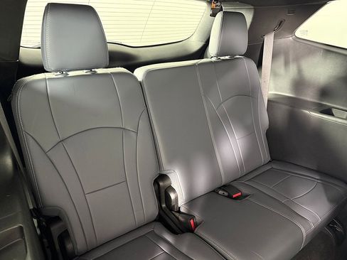 Used 2022 Buick Enclave Essence w/ Sound and Sites Package image 34