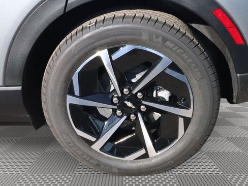 New 2026 Chevrolet Equinox EV LT FWD image 18