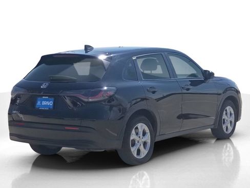 Certified 2025 Honda HR-V LX image 6