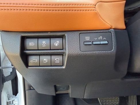 Used 2019 Toyota Avalon Limited w/ Advanced Safety Package FWD image 19