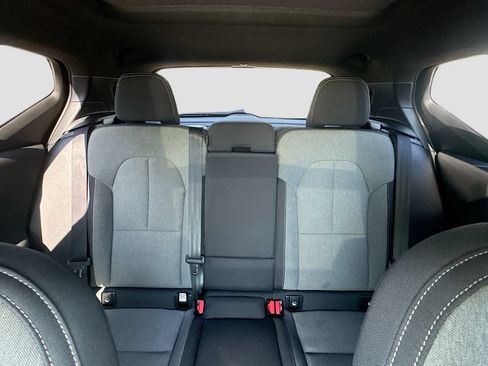 Used 2024 Volvo XC40 B5 Core AWD/4WD image 27