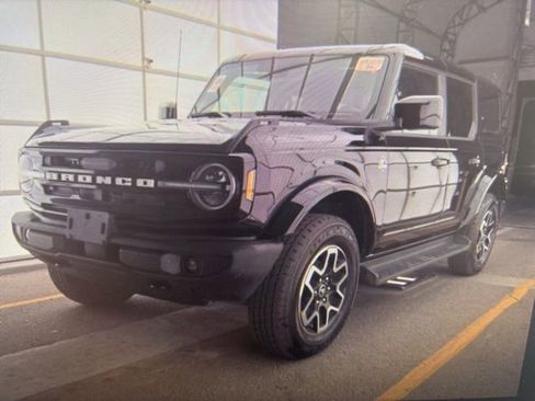 Used 2025 Ford Bronco Outer Banks image 18