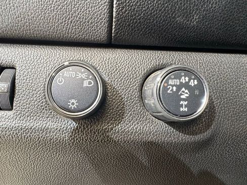 Used 2020 Chevrolet Colorado ZR2 image 16