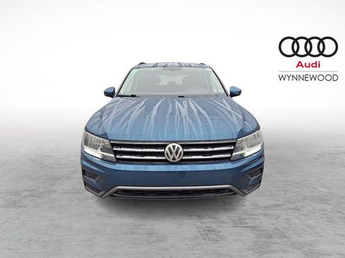 Used 2018 Volkswagen Tiguan SE AWD/4WD image 2