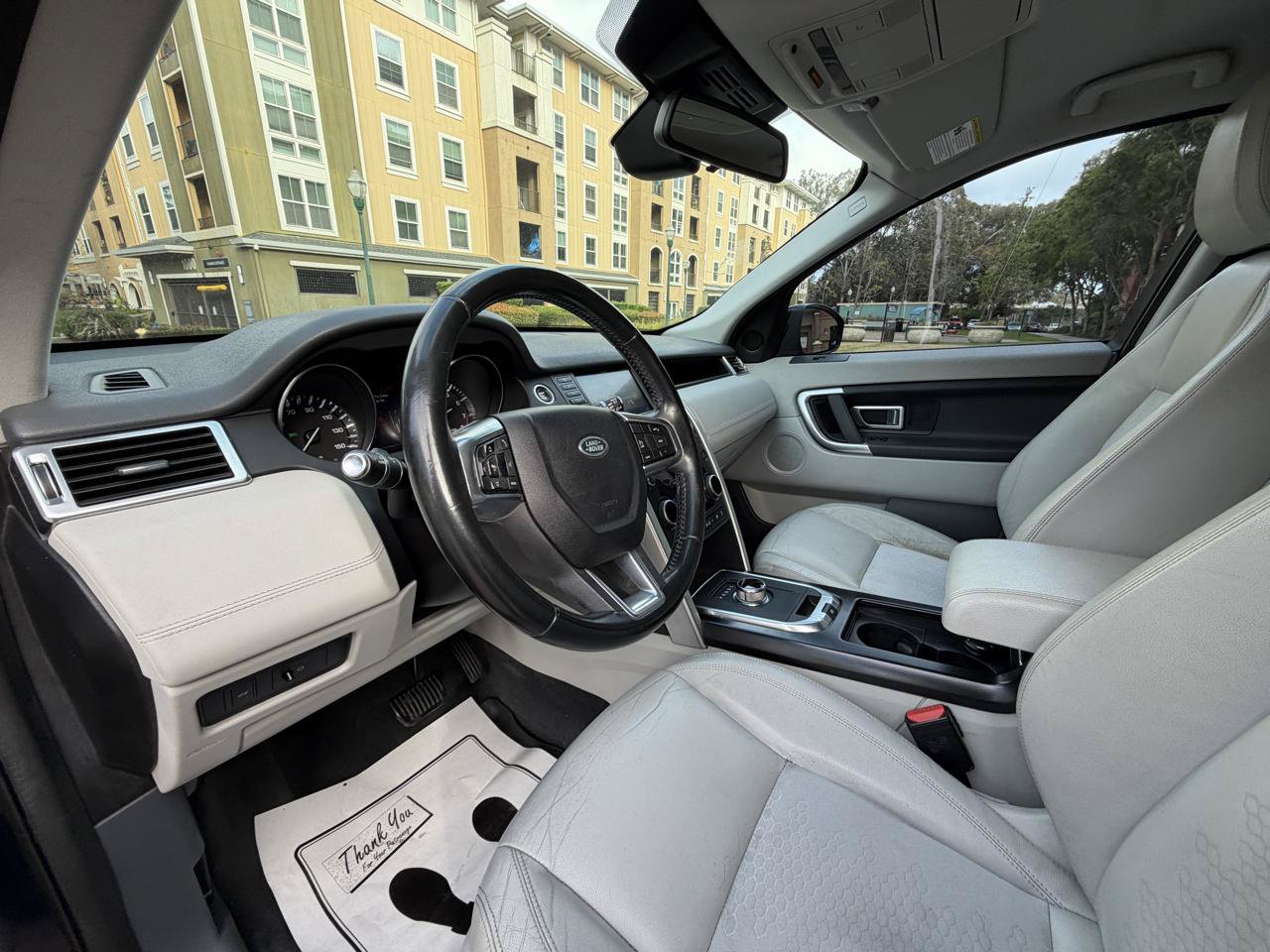 Used 2016 Land Rover Discovery Sport SE AWD/4WD image 29