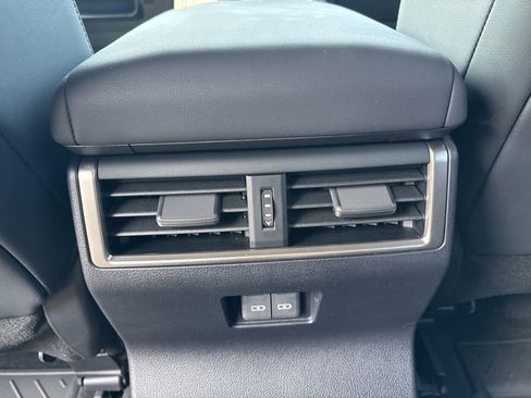 Used 2025 Lexus GX 550 AWD/4WD image 21