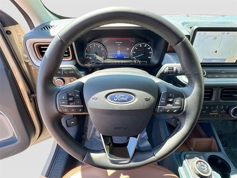 Used 2024 Ford Maverick Lariat image 11