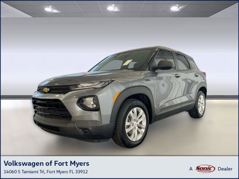 Used 2021 Chevrolet TrailBlazer LS image 1