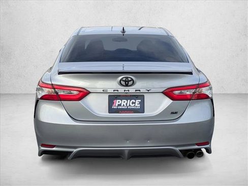 Used 2020 Toyota Camry SE image 7