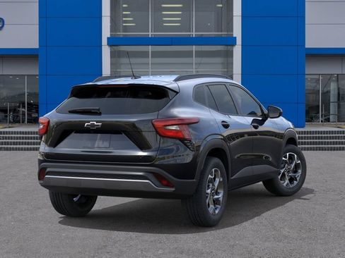 New 2026 Chevrolet Trax LT w/ Driver Confidence Package FWD image 4
