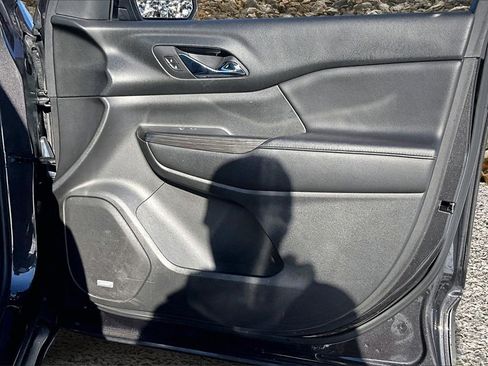 Used 2018 GMC Acadia SLT image 22