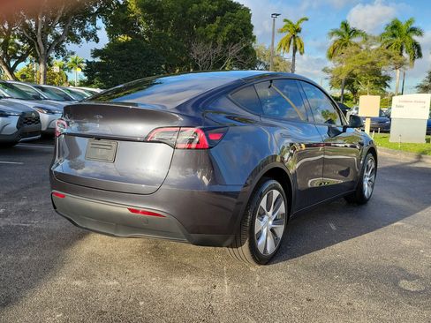 Used 2024 Tesla Model Y Long Range image 5