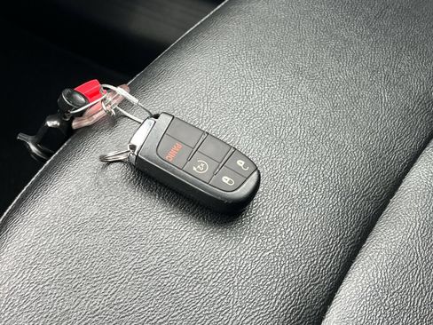 Used 2025 Jeep Compass Limited AWD/4WD image 21