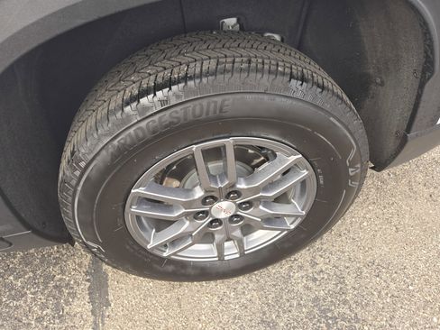 Used 2025 GMC Acadia Elevation AWD/4WD image 24