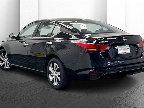 Certified 2025 Nissan Altima 2.5 S image 9