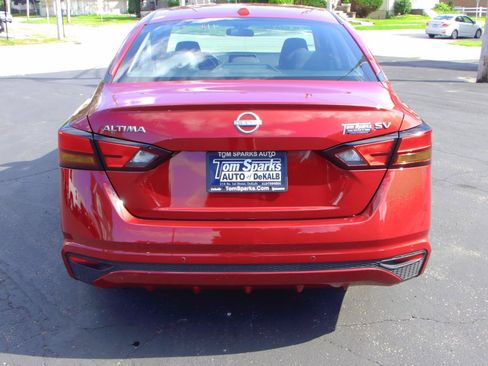 Used 2024 Nissan Altima 2.5 SV FWD image 26